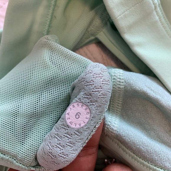 lululemon ‘free to be serene’ bra - Picture 5 of 5